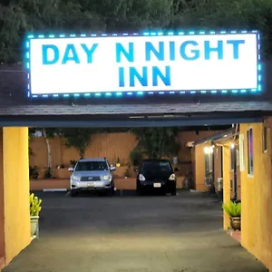 Day N Night - Near Universal Hollywood Los Ángeles